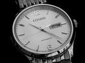 Крупный план циферблата часов Citizen.