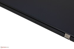 Lenovo ThinkPad X13 - Так выглядит отсек для карт micro-SD