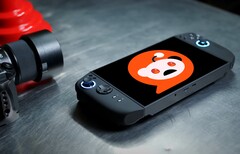 Lenovo Legion Go 2 с грустным логотипом Reddit