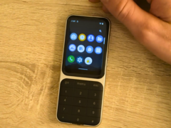 Sidephone (на фото) с видимым ящиком приложений. (Источник изображения: u/sebastiansnell на r/sidephone subreddit)