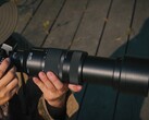 Модель LUMIX S 100-500mm f5-7.1 (на фото) имеет самый большой диапазон зумирования среди всех объективов Panasonic для байонета L-mount. (Источник изображения: Panasonic)
