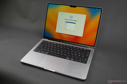 Apple MacBook Pro 14 2023 на базе M2 Pro