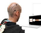 Исследователи разработали метод 3D-печати ЭЭГ-татуировок на головах для дистанционного управления электронными устройствами. (Источник изображения: Vasconcelos et al. в Cell Biomaterials)