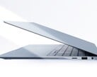 С толщиной 12,3 миллиметра ноутбук Samsung Galaxy Book6 Edge является относительно тонким.