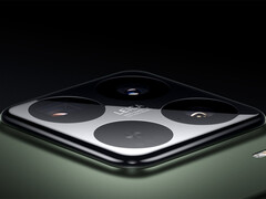 Ожидается, что Xiaomi заменит модель 15 Pro (на фото) до конца следующего месяца. (Источник изображения: Xiaomi)