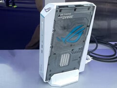 Белый вариант ROG NUC 2026 (на фото) стоит около $4 569.