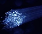 FCC принимает меры по усилению безопасности подводных кабелей, идущих через США. Изображено: Волоконно-оптический кабель (Источник изображения: Denny Muller, Unsplash)