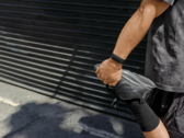 Смарт-часы Charge 6 от Fitbit (на фото) получают новое обновление. (Источник изображения: Google)