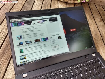 Поведение экрана ThinkPad T490 на улице в тени