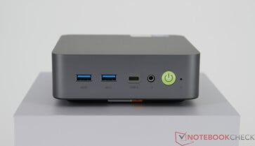 GMKtec NucBox K17 — разъёмы на передней панели