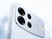 Модель Oppo A7 Pro Max (на фото) оснащена аккумулятором ещё большей ёмкости, чем модель A6 Pro.