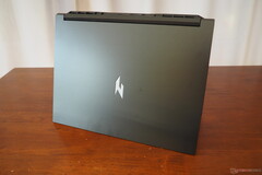 Бегун на длинные дистанции: Вряд ли какой-нибудь игровой ноутбук сможет продержаться дольше, чем Nitro V 16 AI. (Источник изображения: Notebookcheck)