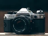 Говорят, что при разработке модели Canon EOS R8 Mark II дизайнеры черпали вдохновение в модели Canon AE-1