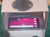 Самодельные проекторы не являются чем-то новым, но Вам не нужны навыки уровня DIY Perks, чтобы построить этот (Источник изображения: Huy Vector via YouTube)