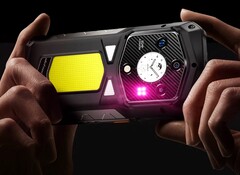 Ulefone Armor 29 Pro оснащен круглым дополнительным дисплеем на задней панели. (Источник изображения: Ulefone)