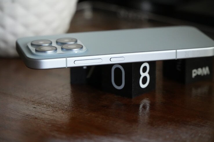 Xiaomi 17 поставляется с аккумулятором большой емкости 6 330 мАч