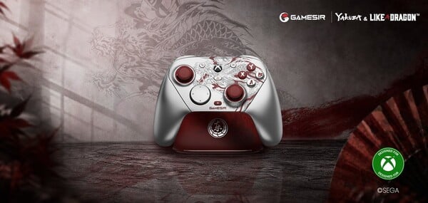 Эта версия контроллера GameSir G7 Pro из серии «Yakuza: | » в стиле «Like a Dragon» возможно, является самой стильной из всех выпущенных до сих пор.