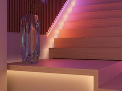 Светильник Philips Hue Hue OmniGlow strip light 10ft (на фото) появился в продаже в США. (Источник изображения: Philips Hue)