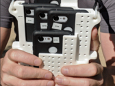 Конструкция Frankenphone создана в целях сбора фото-данных для модели машинного обучения (Изображение: phonearena.com)