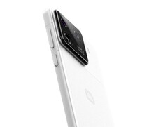 Скорее всего, Xiaomi предпочтет новую основную камеру, а не перископический телеобъектив для своего компактного преемника Xiaomi 15. (Источник изображения: Majin Bu)
