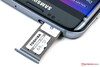 Galaxy S7 Edge. Устанавливаем карту памяти и карту SIM