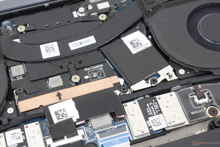 Имейте в виду, что эта модель не поддерживает 80-миллиметровые (или 2280) SSD-накопители. Нет поддержки вторичных внутренних накопителей