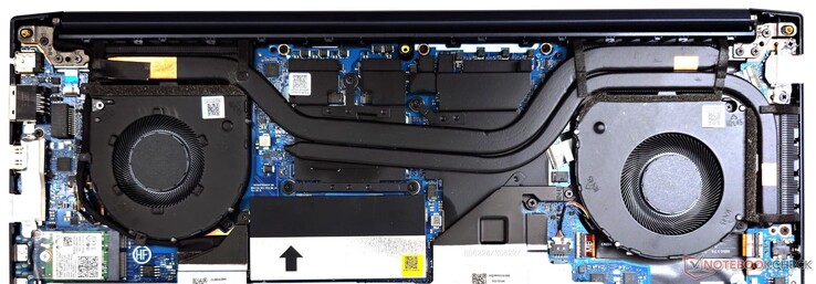 В VivoBook Pro 16 установлено охлаждение с двумя вентиляторами и двумя теплотрубками
