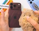 Многие царапины на задней панели iPhone 18 Pro (Max) можно просто стереть — но не все, как показывает тест на прочность.