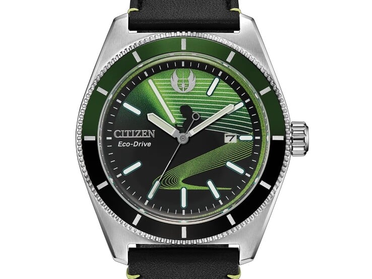 Часы Citizen Luke Skywalker, Master AW1910-48W с чёрно-зелёным циферблатом, силуэтом Люка Скайуокера и дизайном, вдохновлённым зелёным световым мечом.