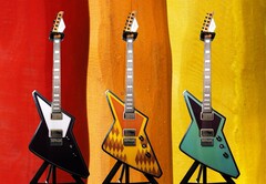 Дизайн Cream DaVinci можно изменить одним нажатием кнопки с помощью E Ink. (Источник изображения: Cream Guitars)