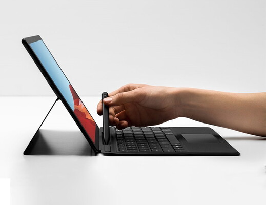 В Surface Pro X установлен кастомный ARM-процессор. (Изображение: Microsoft)