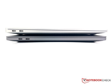 MacBook Pro 13 (снизу) и MacBook Air (сверху)