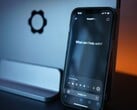 Смартфон с интерфейсом чата на базе искусственного интеллекта, который помещается в одной руке