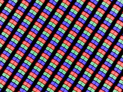 В ЖК-дисплее используется классическая субпиксельная матрица RGB, состоящая из красного, синего и зеленого светоизлучающего диода.