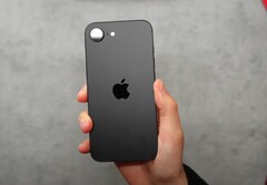 Ожидается, что iPhone SE 4 будет оснащен одной задней камерой с сенсором 48 МП. (Источник изображения: Apple)