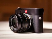 Leica Noctilux-M 1.2/35 ASPH. очень компактная, но относительно тяжелая (Источник изображения: Leica)