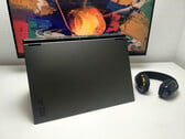 Ноутбук Asus TUF Gaming A18 жертвует мобильностью ради гигантского дисплея.