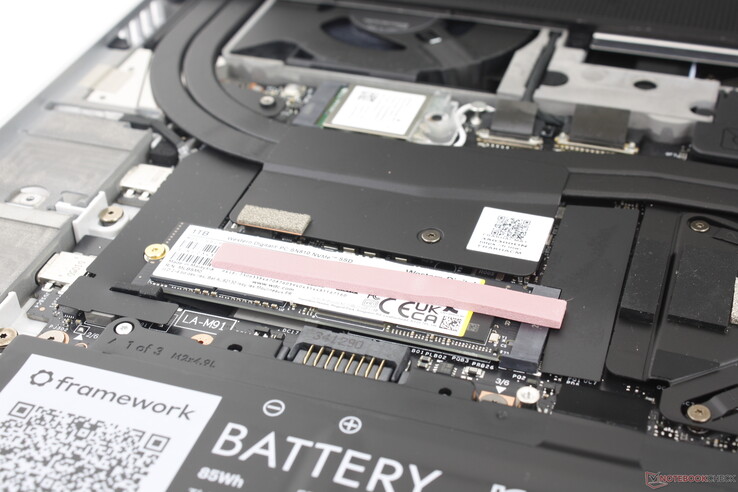 В отличие от LG Gram 16, Laptop 16 лишен второго слота для SSD