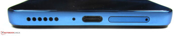 Нижняя грань: динамик, микрофон, USB-C 2.0, слот SIM/microSD