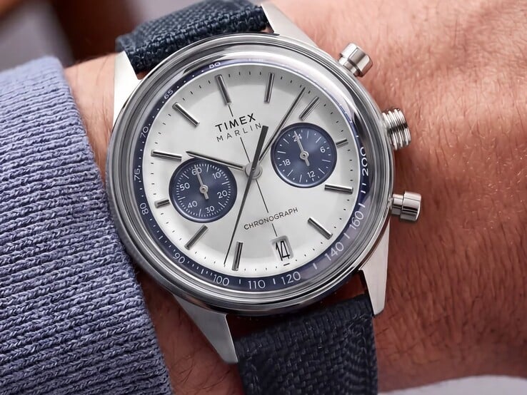 Крупный план Timex Marlin Jet Chronograph TW2Y89900 на запястье.