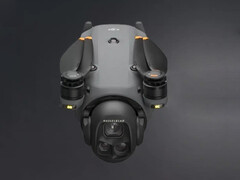 Mavic 4 Pro станет первым дроном Mavic, выпущенным более чем за год. (Источник изображения: DroneXL - отредактировано)