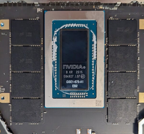 Крупный план чипсета RTX Spark от компании Nvidia.