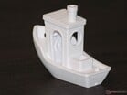 Задняя надпись на Benchy, по крайней мере, слабо видна