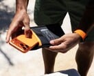Чехол UAG Phone Recovery Pouch разработан для особенно эффективной сушки смартфонов.
