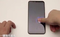 Сканер отпечатков на весь экран? В Xiaomi, вероятно, работают на таким (Изображение: StuffListings в Twitter)