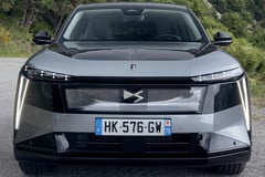 DS № 7 E-Tense: новый роскошный электромобиль с полным приводом обеспечивает запас хода на электротяге до 460 миль и мощность 345 hp