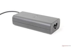 Универсальный сетевой адаптер USB-C мощностью 65 Вт