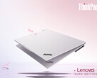 Эти обновленные модели в цвете Moonlight White появились через полгода после того, как Lenovo представила ThinkPad X9 Aura Edition в 14 и 15-дюймовых размерах. (Источник изображения: Lenovo)