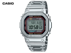 Модель Casio GMW-B5000D-1C (на фото) имеет красное акцентное кольцо по внутреннему краю металлического безеля (Источник изображения: Great G-Shock World)