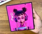 Преемник Galaxy Z Fold7 (на фото), как ожидается, предложит дисплей без складок, подобно Apple'первому iPhone Fold. (Источник изображения: Techdroider)